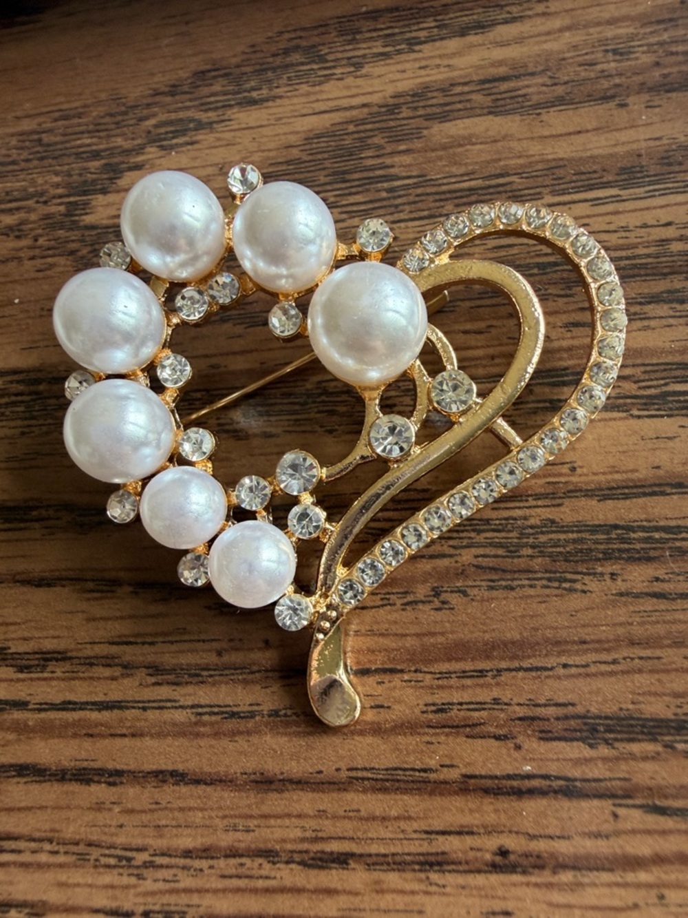 Elegant Pearl & Crystal Heart Brooch